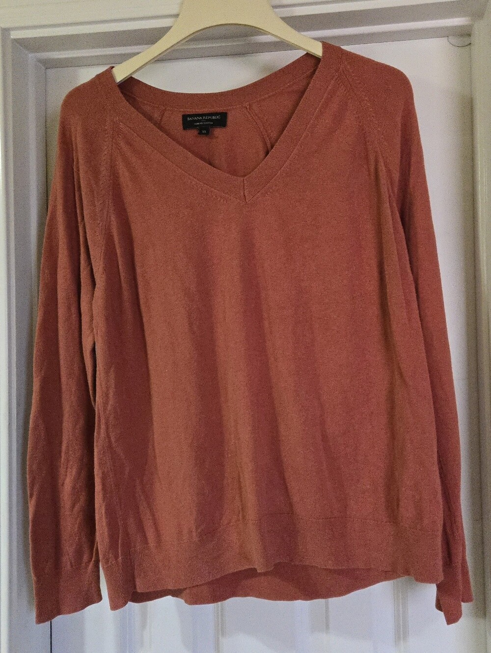 Banana Republic Women's Forever V-Neck Sweater in Scortched Orange Size XL